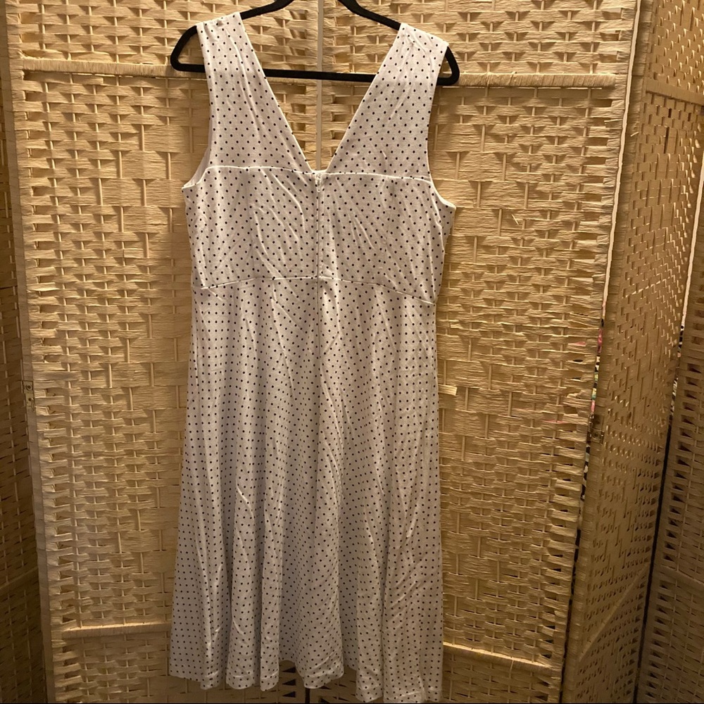 Dress - Picture 2 of 5